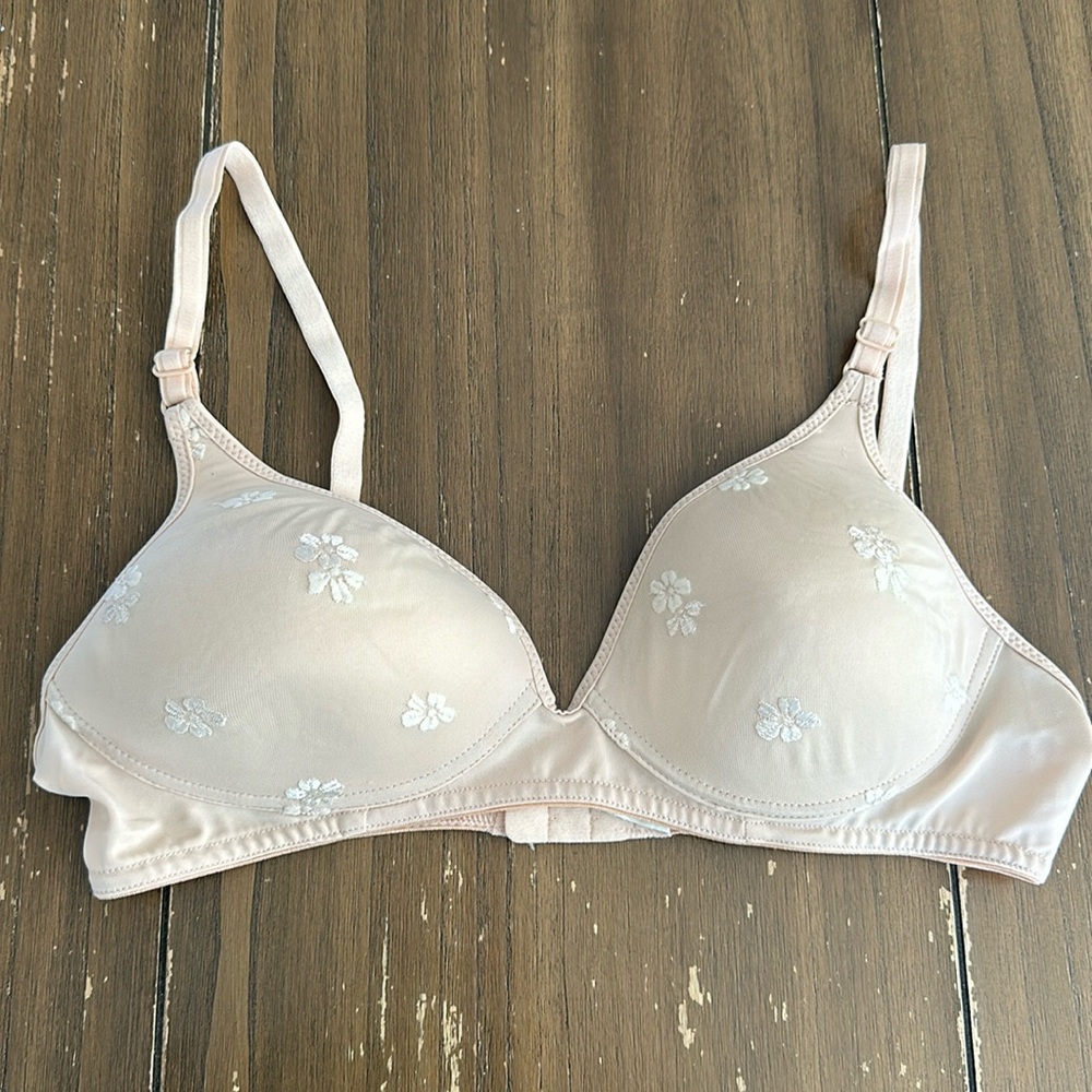 Warner's Light Pink Bra with White Floral Design